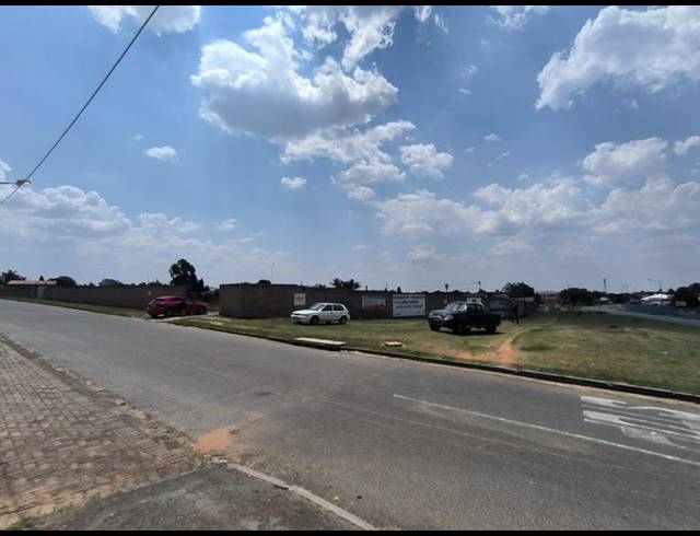 LAND FOR SALE IN BOLTONIA